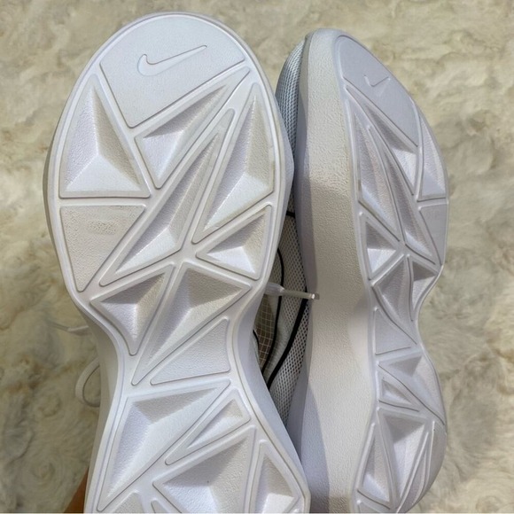 Nike Vista Lite White‎ Barely Volt Running Shoes Women's Size 9 Mesh Sneakers - Picture 15 of 16